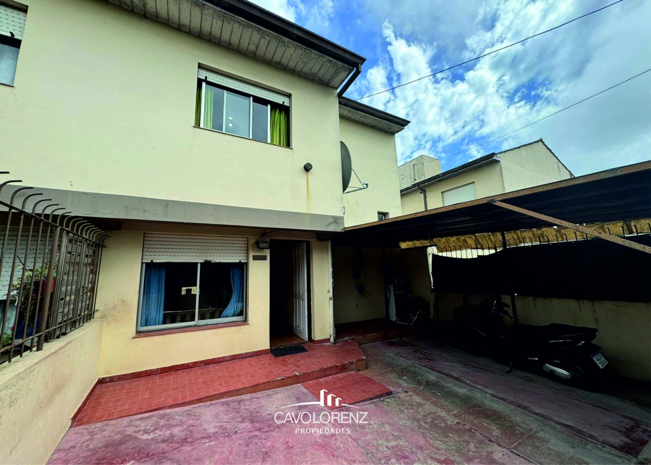 Moreno 9860-Chalet 3 ambientes con entrada de auto, patio en muy buen estado