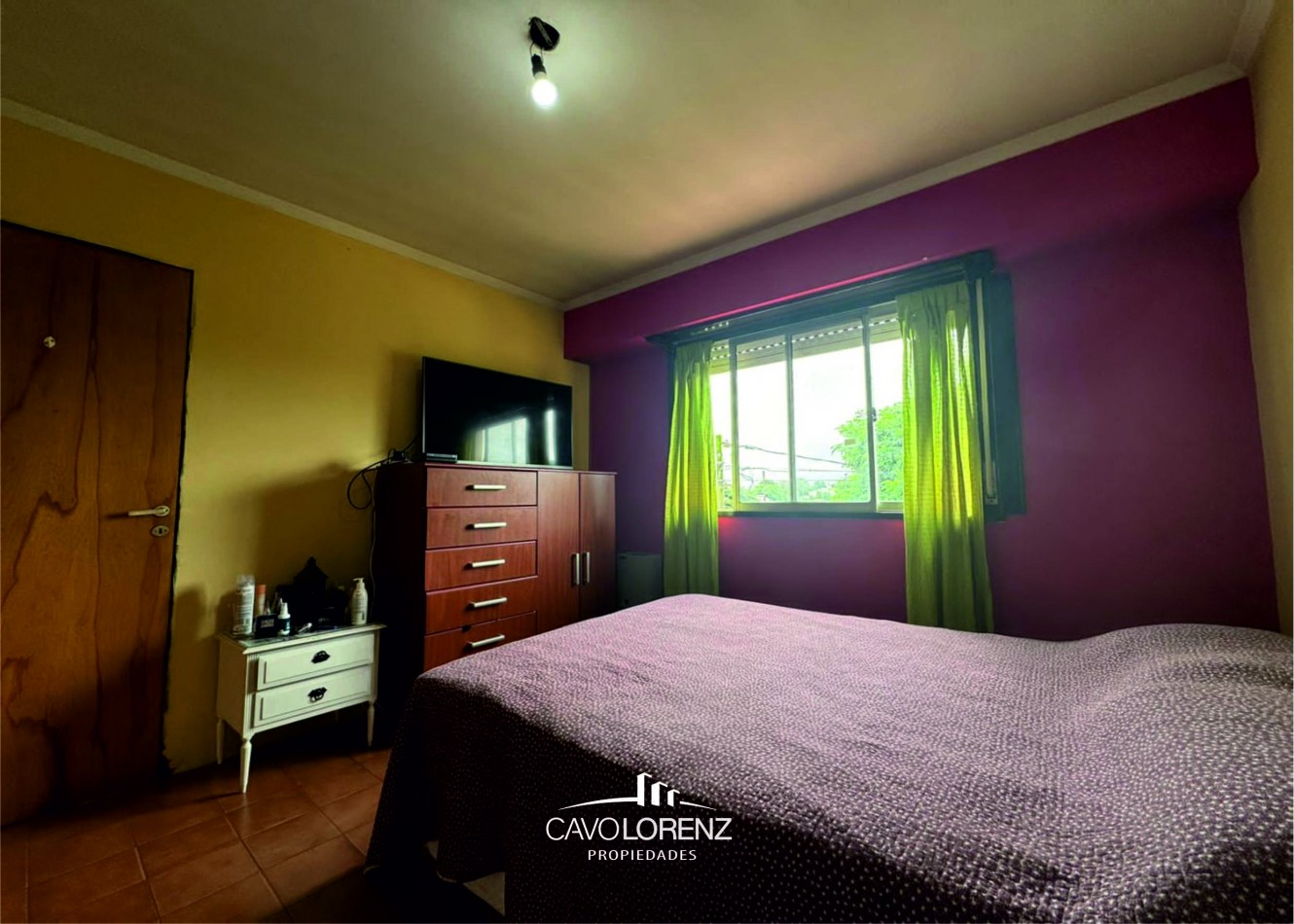 Moreno 9860-Chalet 3 ambientes con entrada de auto, patio en muy buen estado