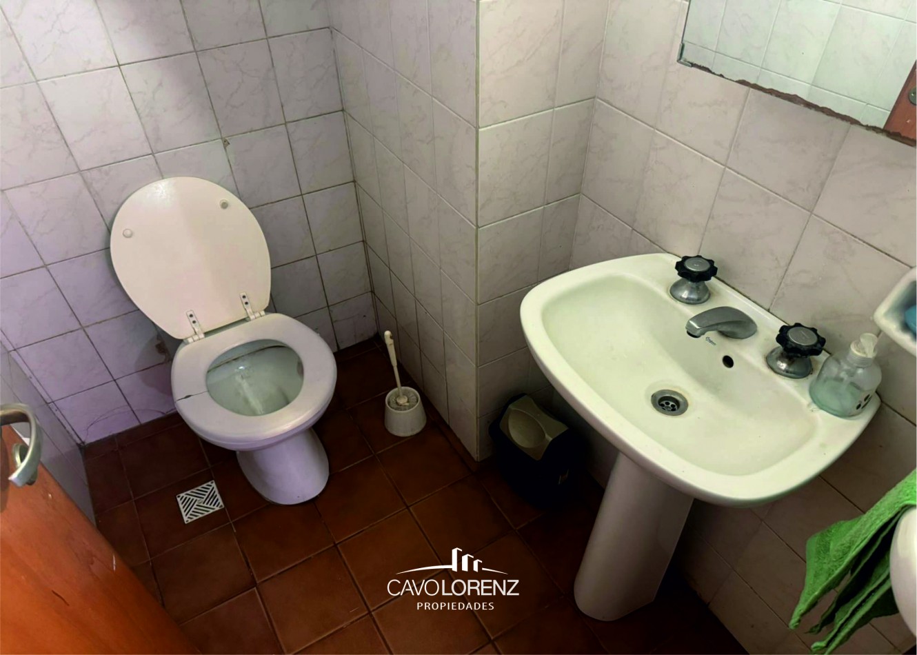 Moreno 9860-Chalet 3 ambientes con entrada de auto, patio en muy buen estado