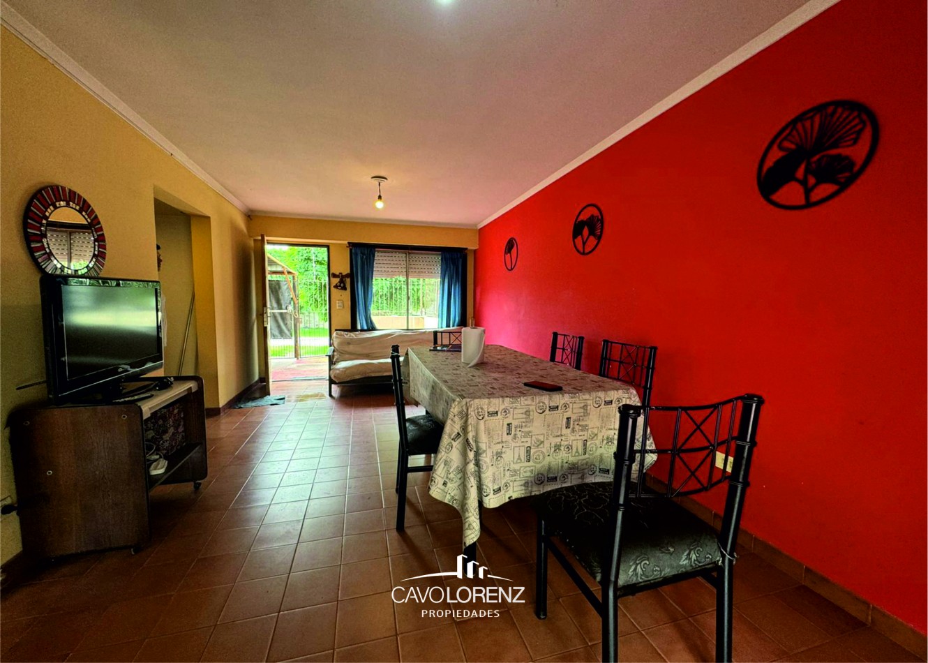 Moreno 9860-Chalet 3 ambientes con entrada de auto, patio en muy buen estado