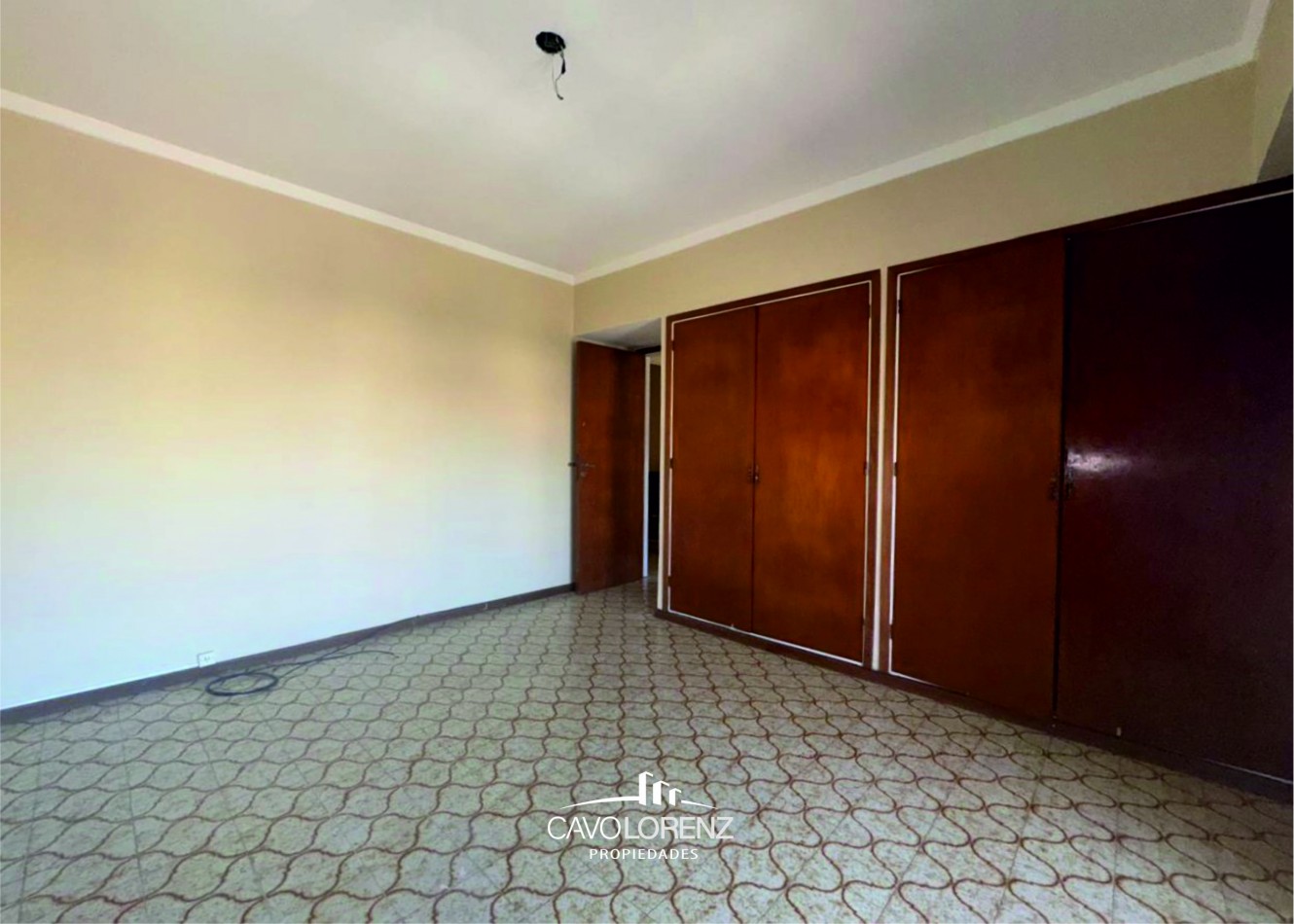 San Jose -Dorrego 3609 - Chalet 5 ambientes con garaje y terraza