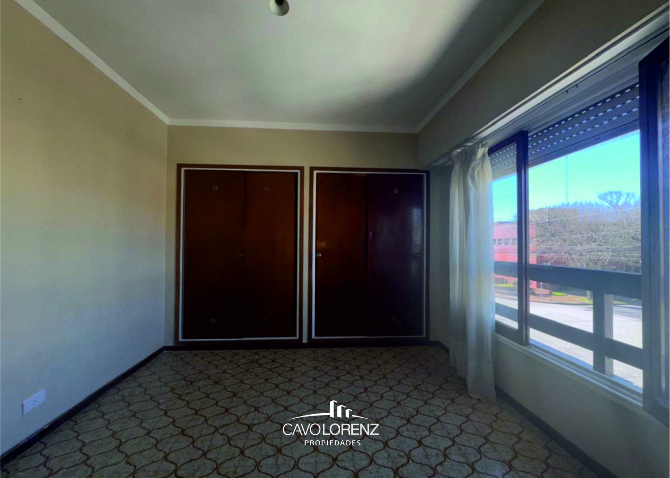 San Jose -Dorrego 3609 - Chalet 5 ambientes con garaje y terraza