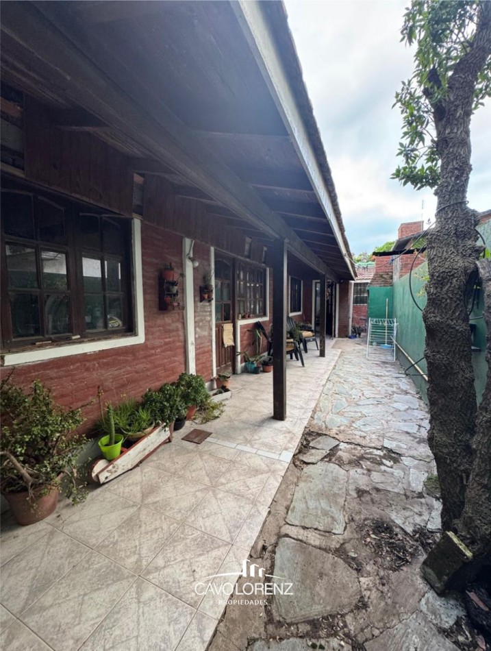 Barrio Estrada- Alice 6818 - Venta en block de dos casas de 3 y 4 ambientes