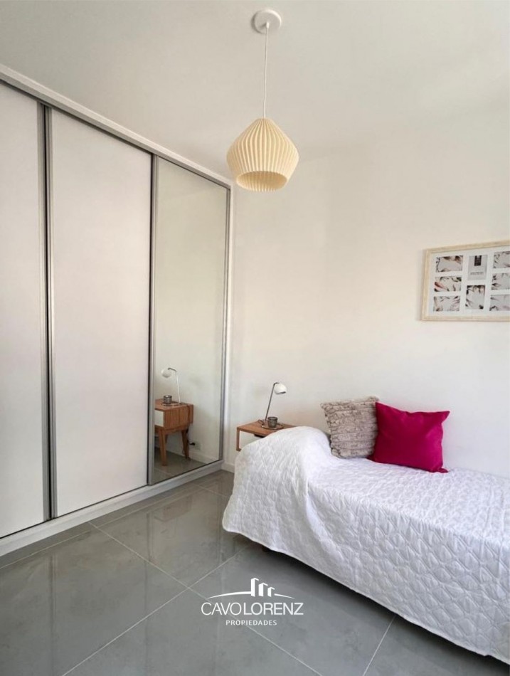 Lamadrid 2188 7° A - Magnifico 3 ambientes al frente con balcon, totalmente reciclado y amoblado