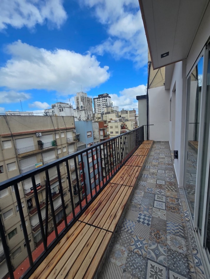 Belgrano 2350 - Departamento 2 ambientes con balcon a la calle, reciclado y amoblado