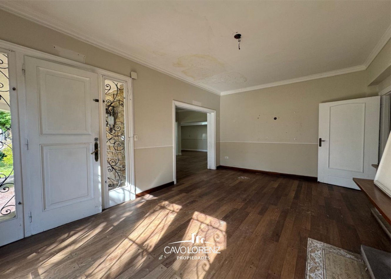 Alquiler - Paso 2334-Chalet 8 Hab, 6 Baños - Exclusivo Uso Profesional o Comercial