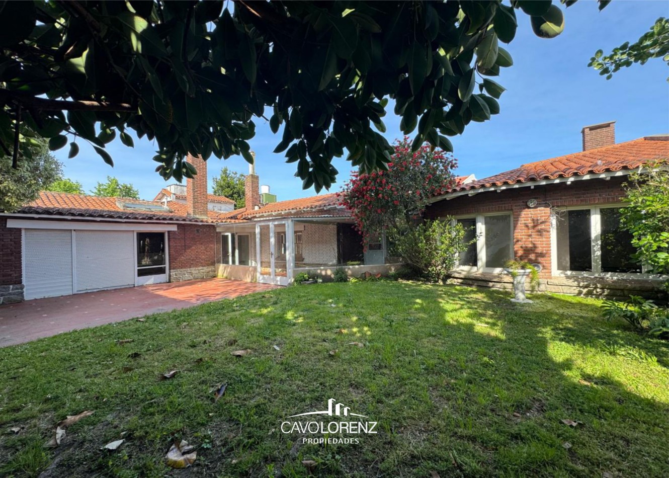 Alquiler - Paso 2334-Chalet 8 Hab, 6 Baños - Exclusivo Uso Profesional o Comercial