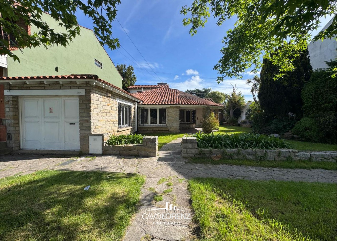 Alquiler - Paso 2334-Chalet 8 Hab, 6 Baños - Exclusivo Uso Profesional o Comercial