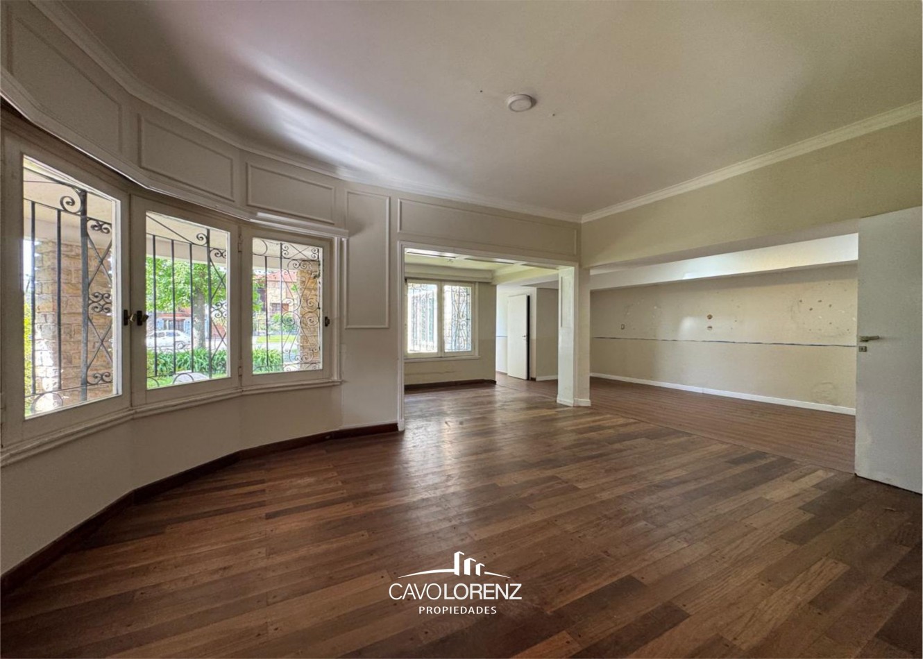 Alquiler - Paso 2334-Chalet 8 Hab, 6 Baños - Exclusivo Uso Profesional o Comercial