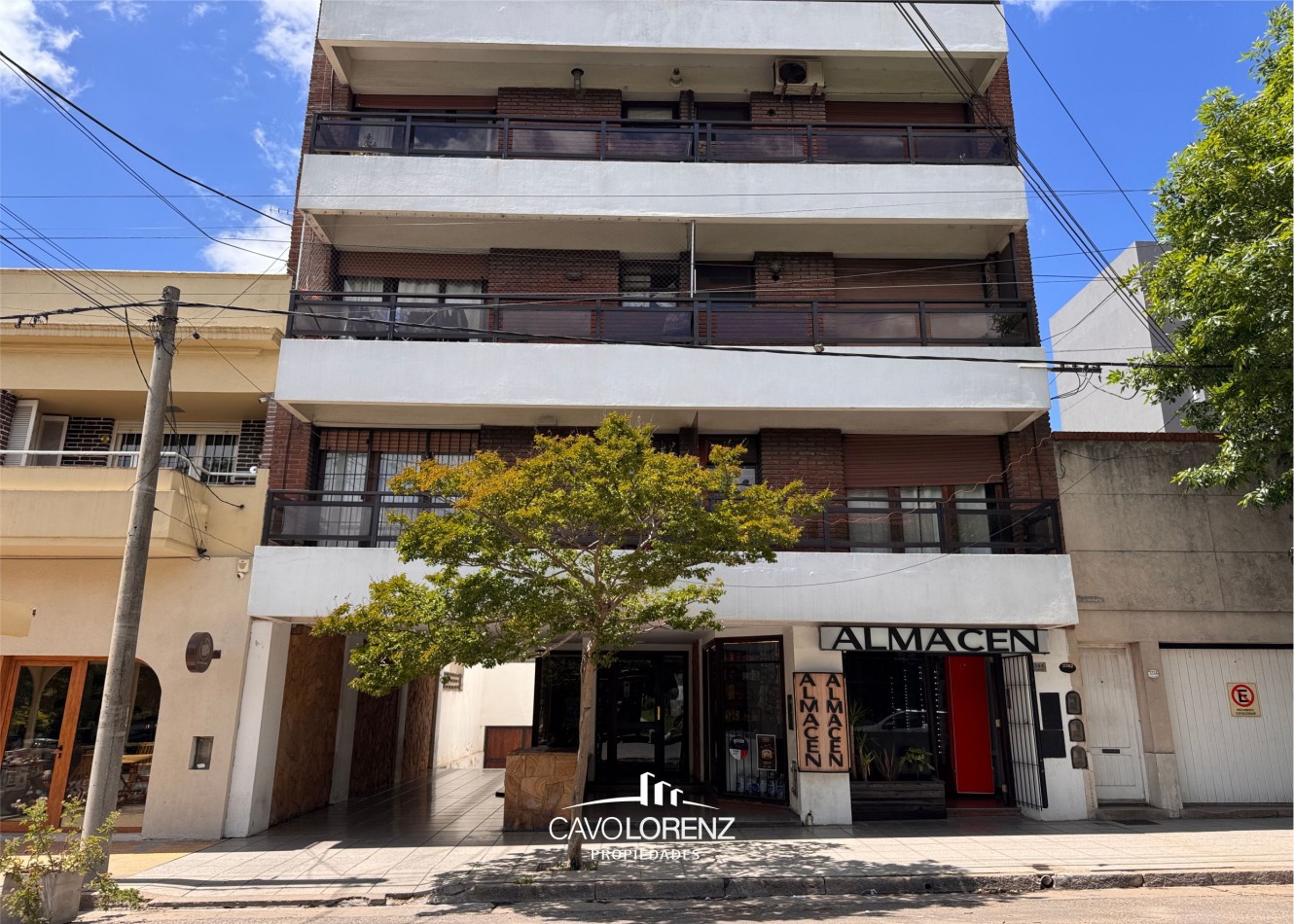 Tucuman 3340- Dep. 3 ambientes con cochera frente a plaza Guemes