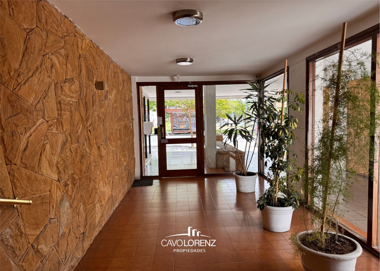 Tucuman 3340- Dep. 3 ambientes con cochera frente a plaza Guemes