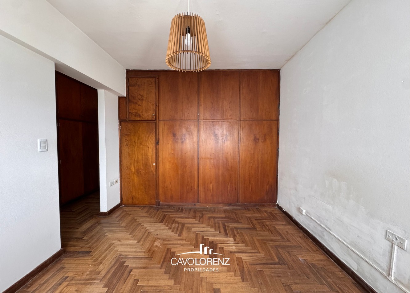 Tucuman 3340- Dep. 3 ambientes con cochera frente a plaza Guemes