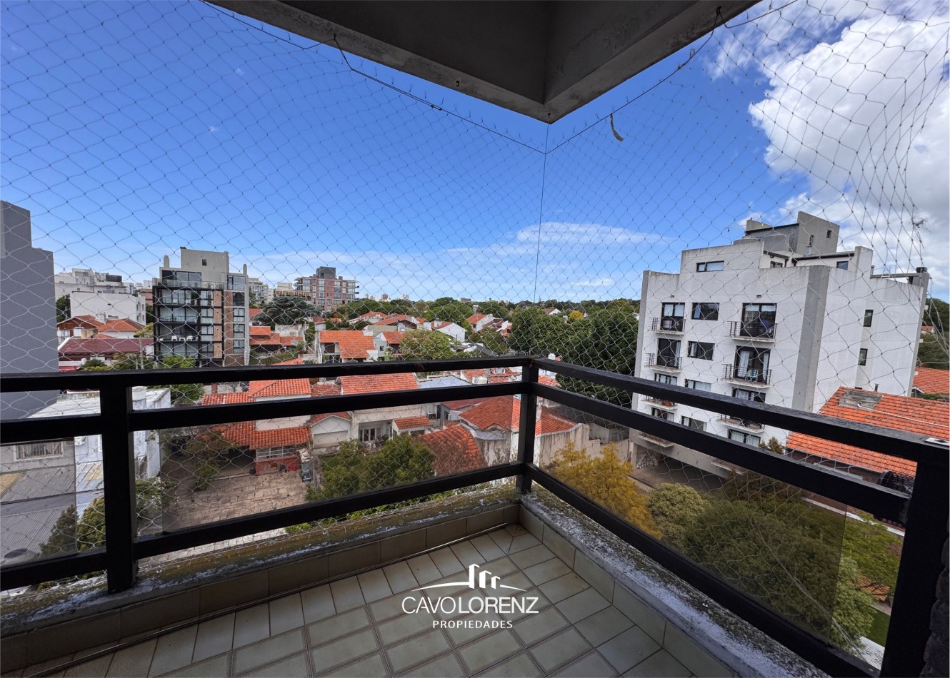 Tucuman 3340- Dep. 3 ambientes con cochera frente a plaza Guemes