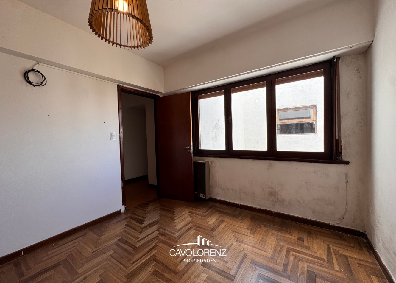 Tucuman 3340- Dep. 3 ambientes con cochera frente a plaza Guemes