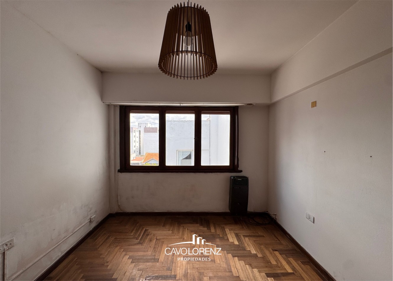 Tucuman 3340- Dep. 3 ambientes con cochera frente a plaza Guemes