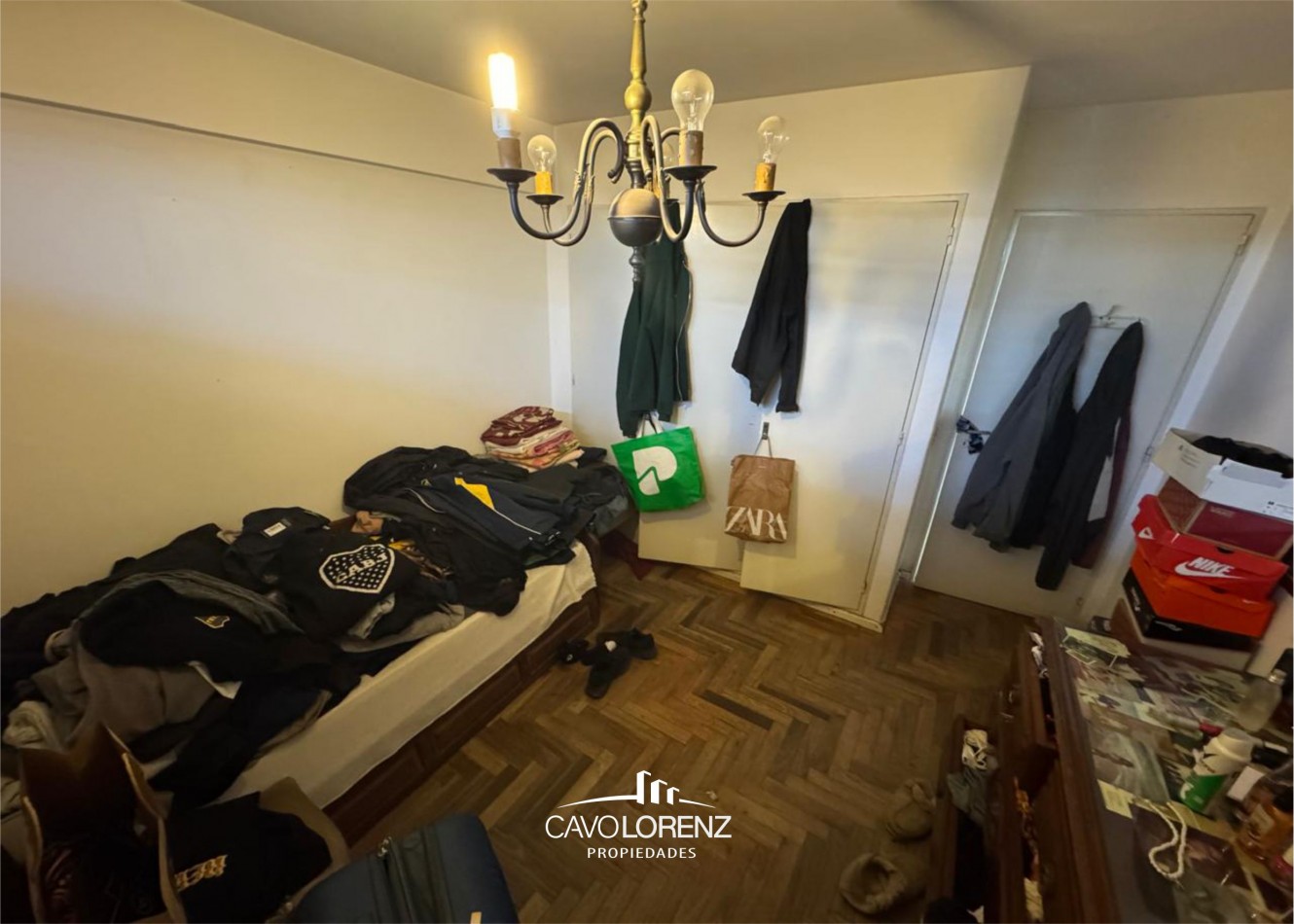 Stgo del Estero  1921 - Departamento de tres ambientes externo, con balcon, cochera y baulera