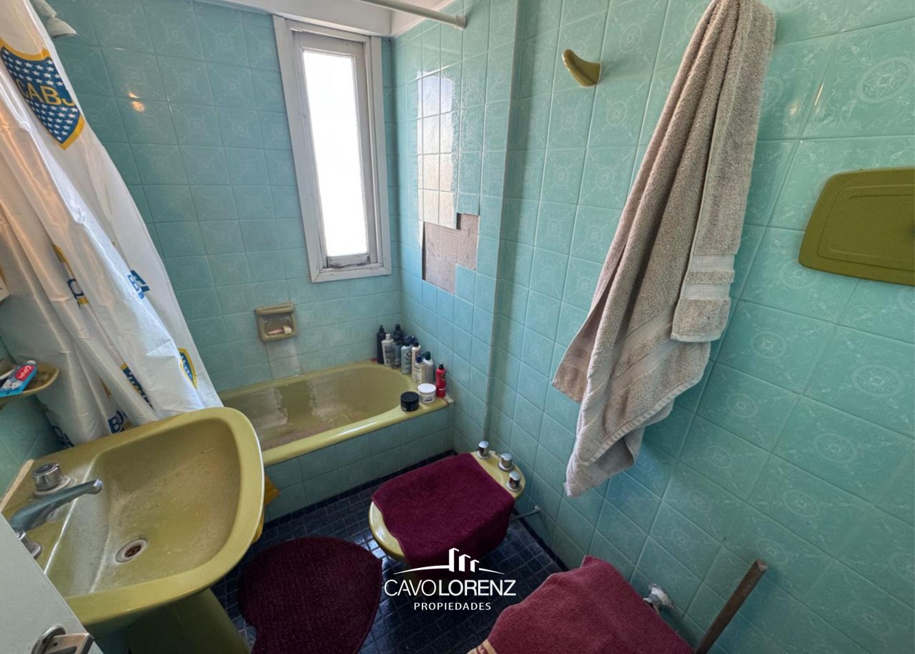 Stgo del Estero  1921 - Departamento de tres ambientes externo, con balcon, cochera y baulera