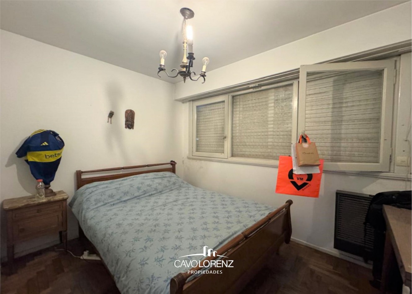 Stgo del Estero  1921 - Departamento de tres ambientes externo, con balcon, cochera y baulera