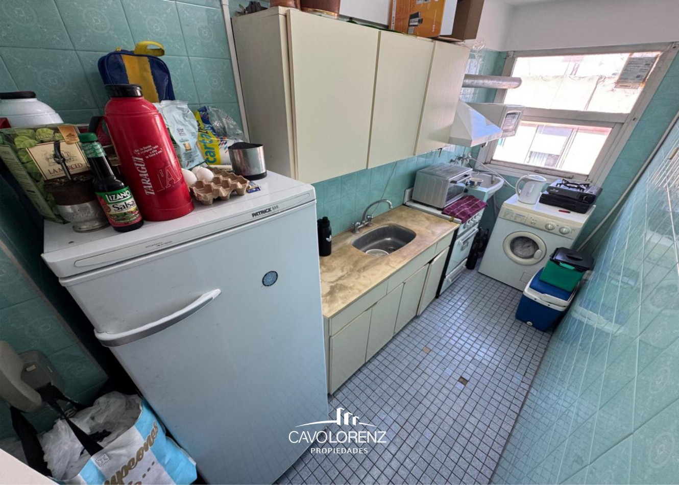 Stgo del Estero  1921 - Departamento de tres ambientes externo, con balcon, cochera y baulera