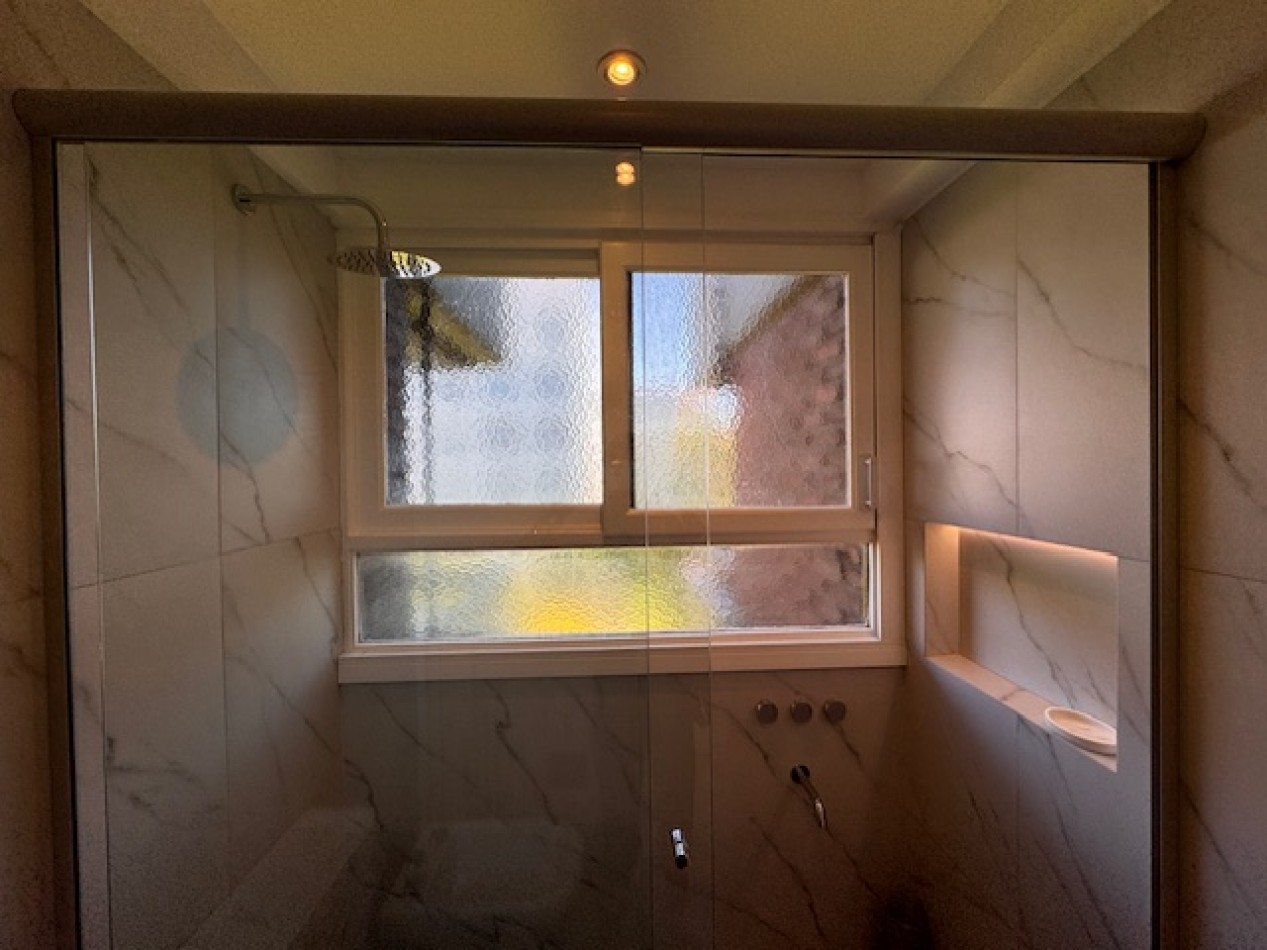 Playa Grande -Saavedra 279 - Alquiler temporario-Exclusivo Dpto 2 Amb.c/Cochera y balcon  a la calle  - SOLO P/ADULTOS