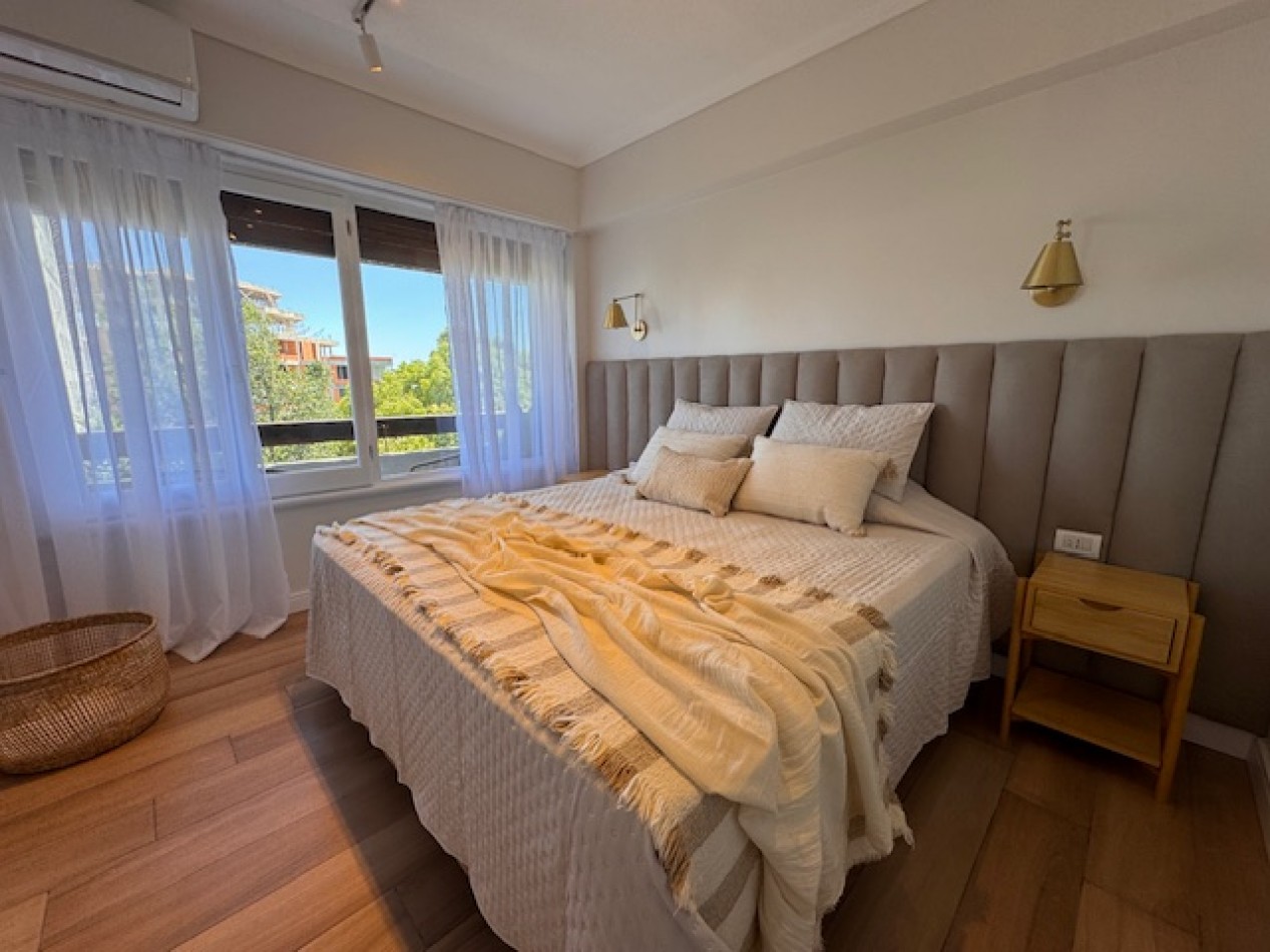 Playa Grande -Saavedra 279 - Alquiler temporario-Exclusivo Dpto 2 Amb.c/Cochera y balcon  a la calle  - SOLO P/ADULTOS