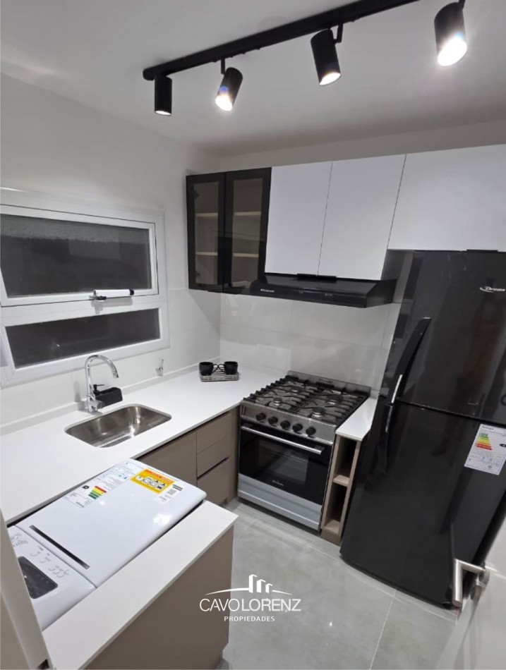 Impecable departamento 2 Ambientes al Frente con balcon - A Nuevo!