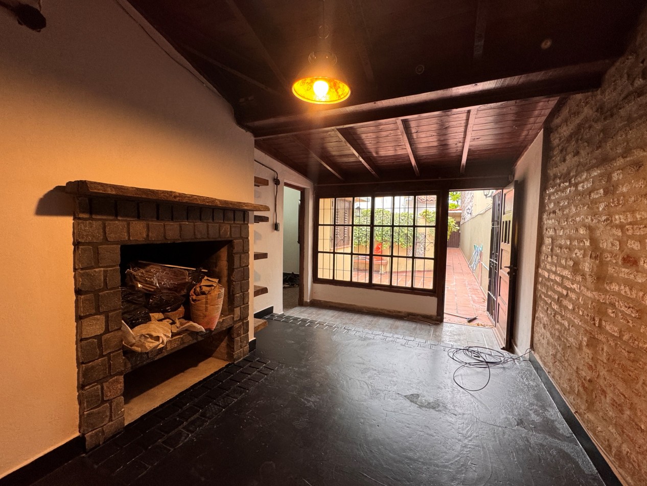 Alquiler PH - Rawson 3065 - Tres ambientes con patio