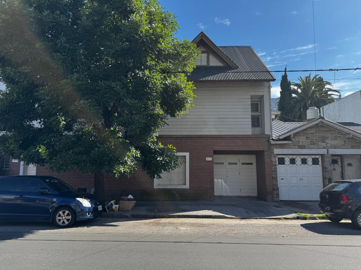 Alquiler - Alvarado 1983 - Alquiler de chalet de 3 ambientes con garaje para 2 dos autos y parrilla