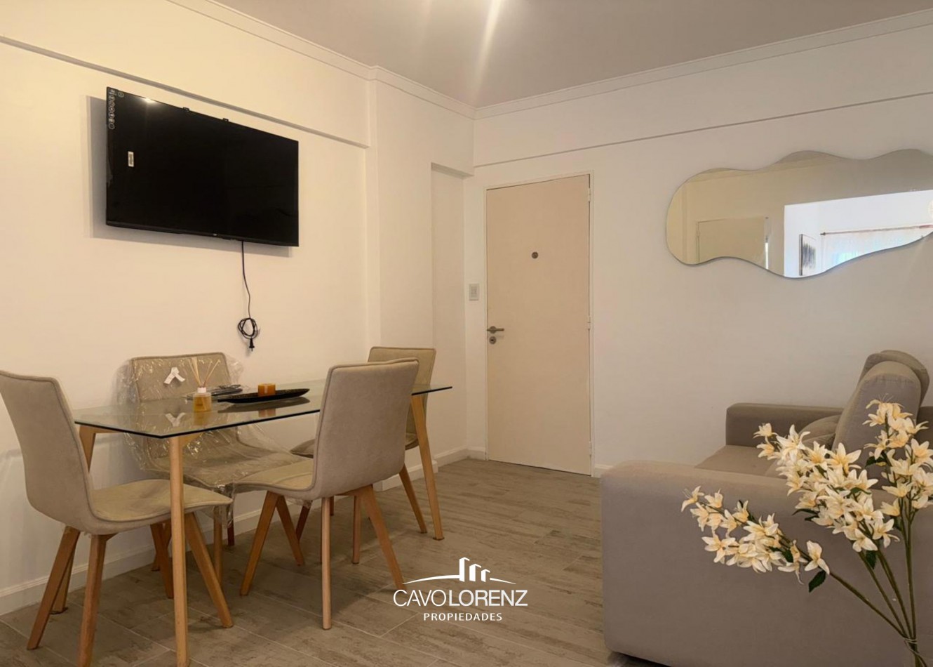 Falucho 1882 - Edificio Nijocali - Ambiente y medio desplazado, a la calle, totalmente reciclado