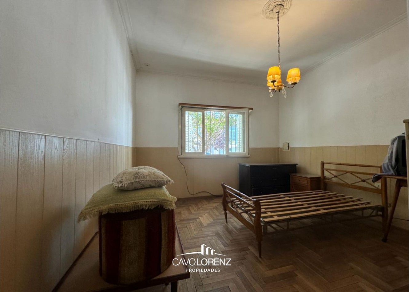 San Juan 2353 - Chalet de 4 ambientes con gran parque