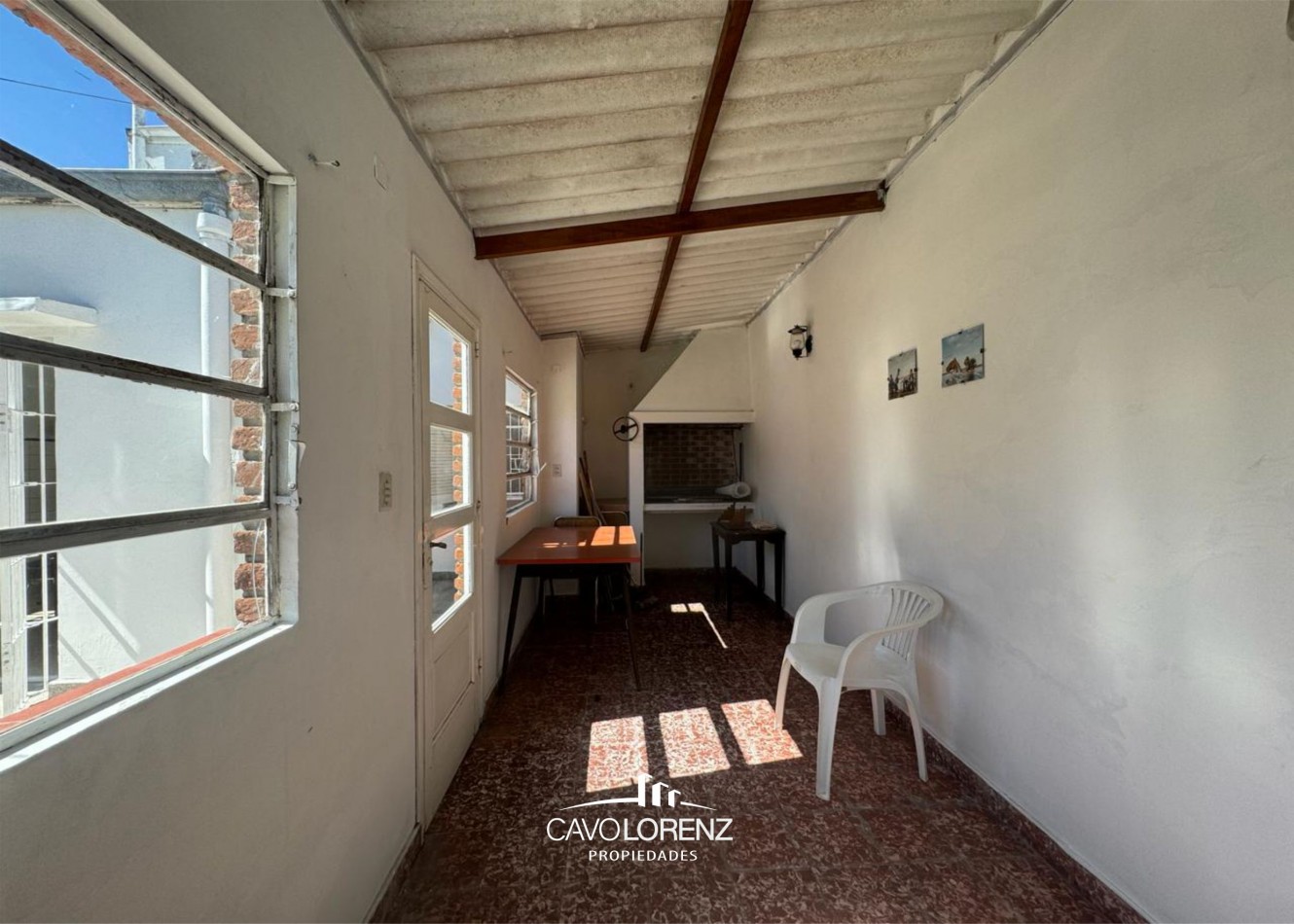 San Juan 2353 - Chalet de 4 ambientes con gran parque