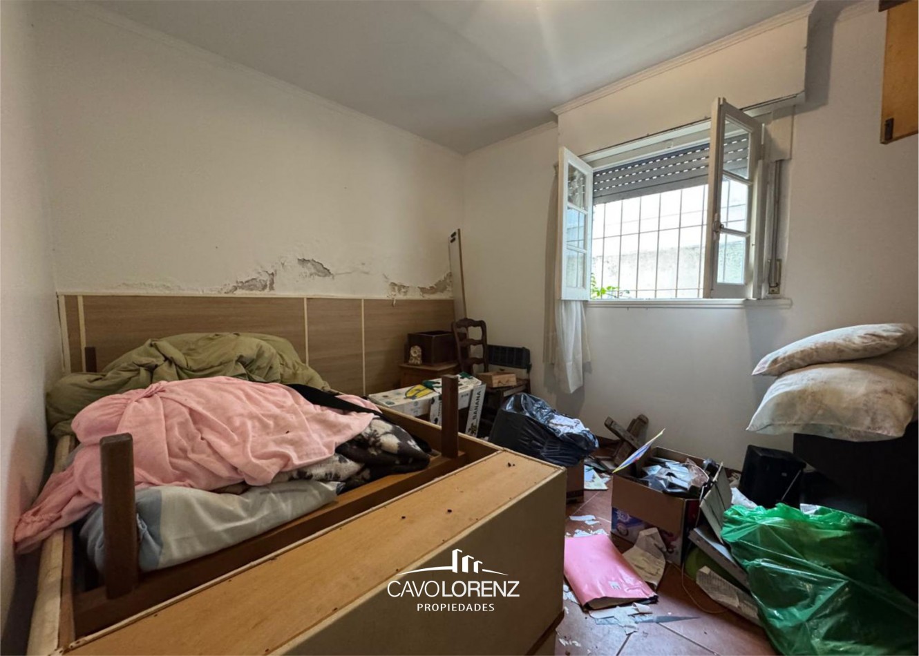 España 455 - PH de tres ambientes a la calle con garaje