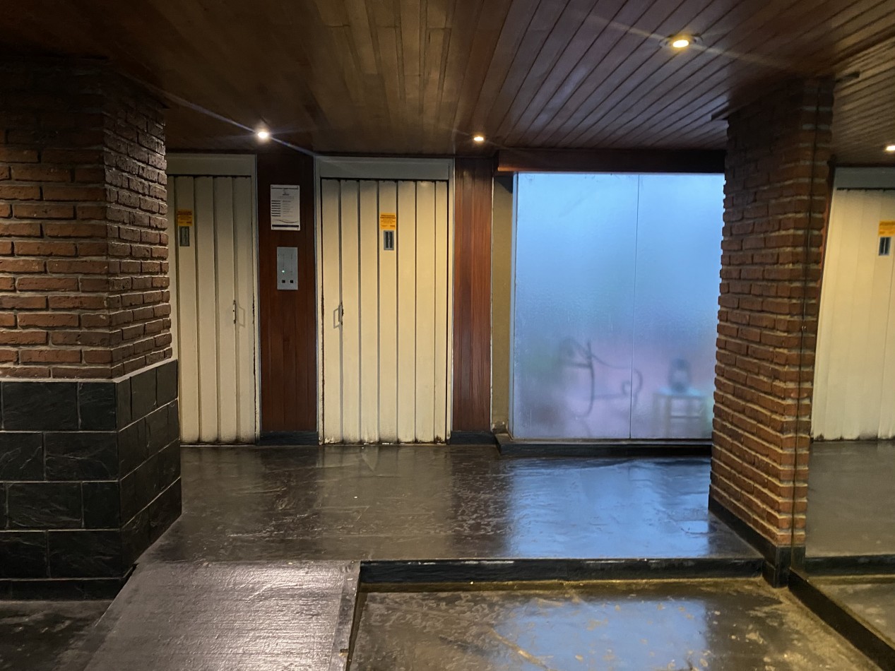 Playa Grande -Saavedra 279 - Alquiler temporario-Exclusivo Dpto 2 Amb.c/Cochera y balcon  a la calle  - SOLO P/ADULTOS