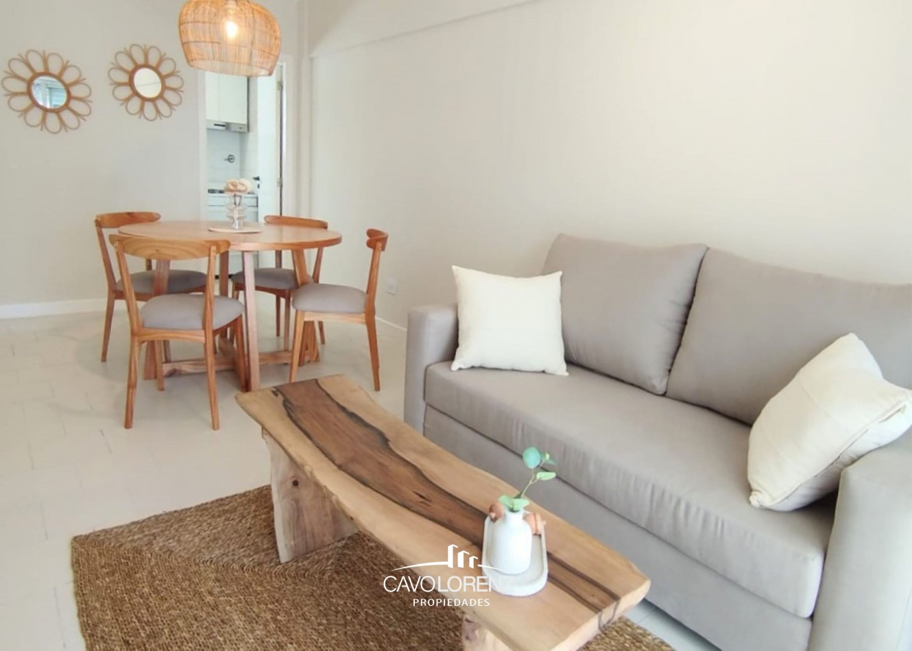 Corrientes 2341. 8°B - Departamento dos ambientes al frente con cochera - TODO RECICLADO