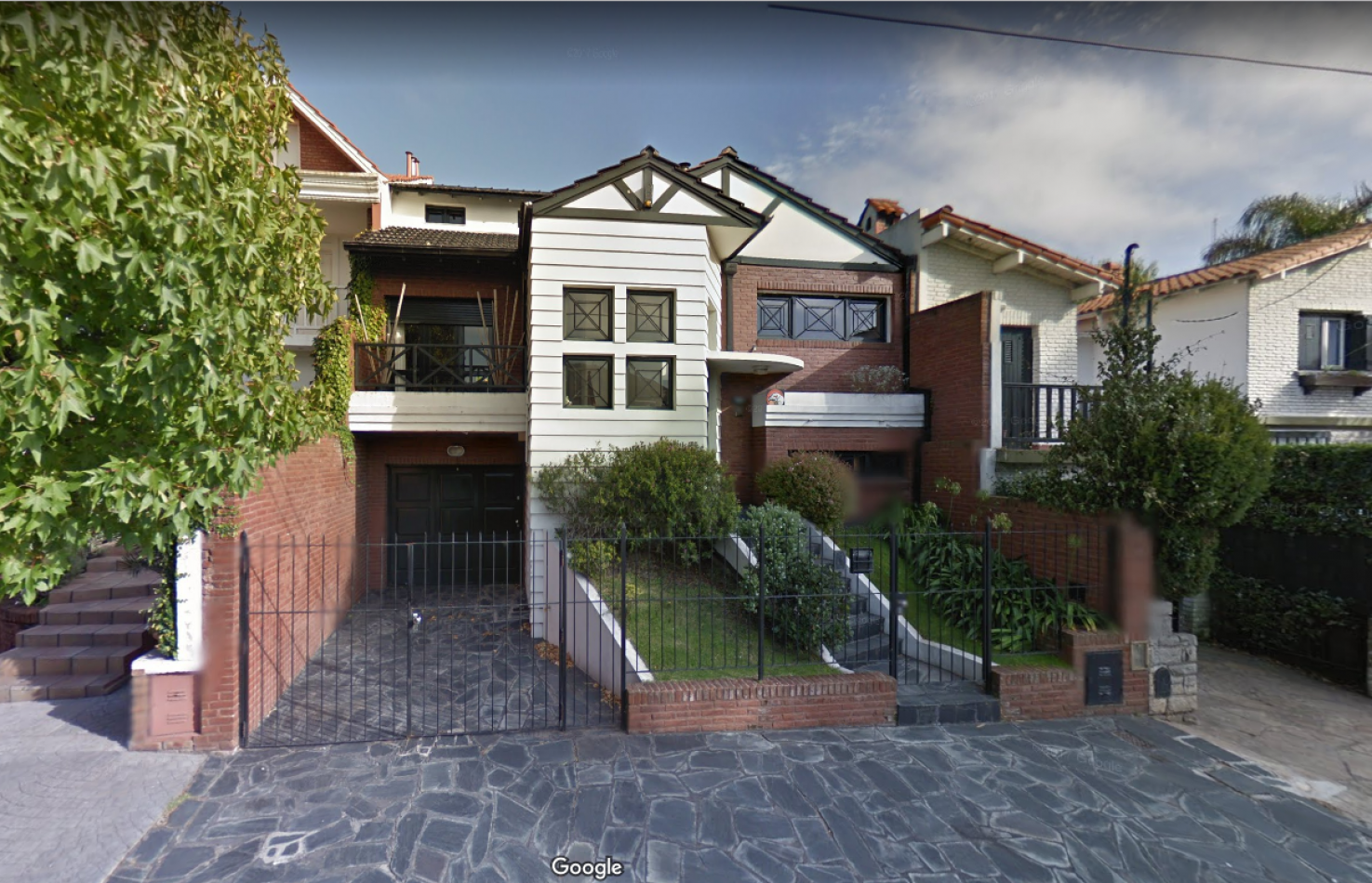 Alquiler - Viamonte 3431 - Excelente chalet de 4 ambientes con parque y garaje p/2 autos