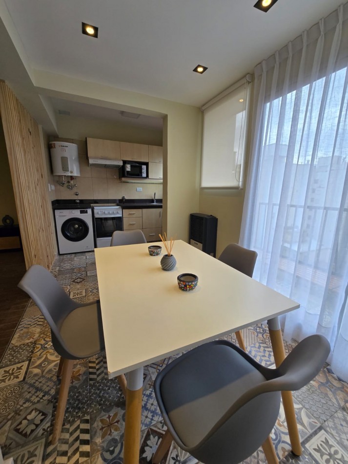 Belgrano 2350 - Departamento 2 ambientes con balcon a la calle, reciclado y amoblado