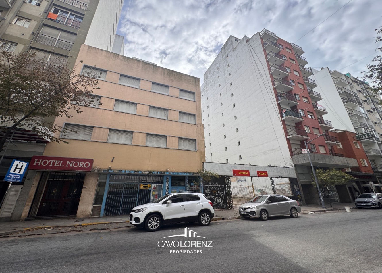 Corrientes 2177 - Venta de Hotel de 33 habitaciones + Local Comercial