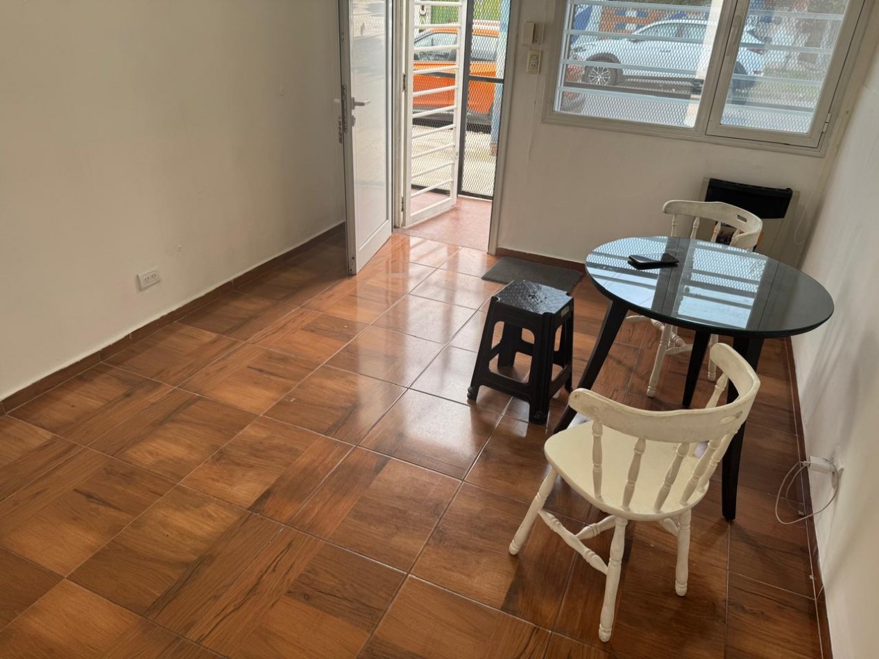 Alquiler - Victoriano Montes 2584 - Vivienda de 3 ambientes con patio en muy buen estado
