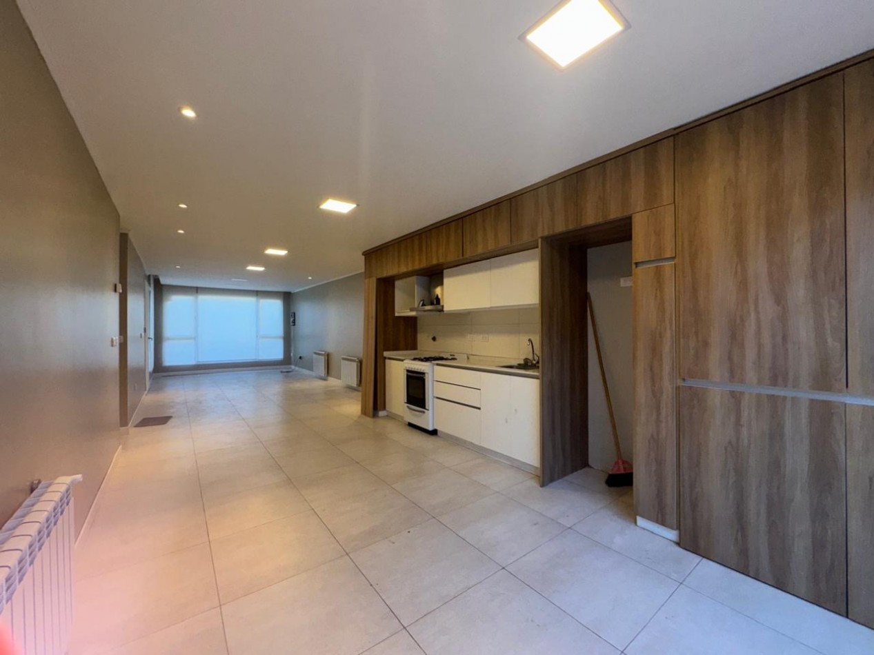 Alquiler - Alvarado 980 - Chalet 3 amb. con entrada de auto - reciclado! Vivienda o profesional