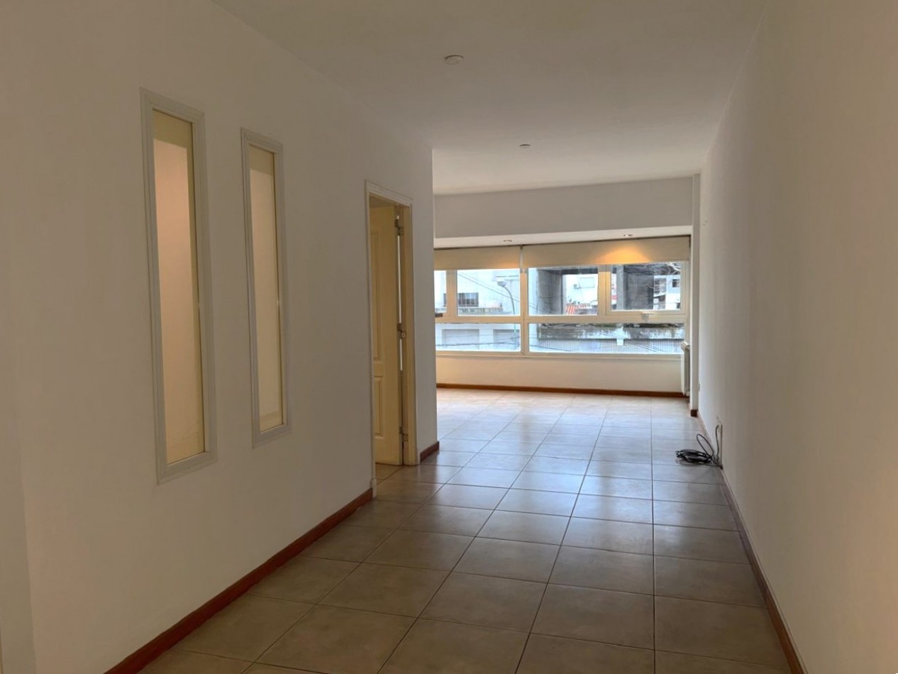 Zona Aldrey - Las Heras 2960 - Alquiler Ambiente y medio, dividido - A la calle