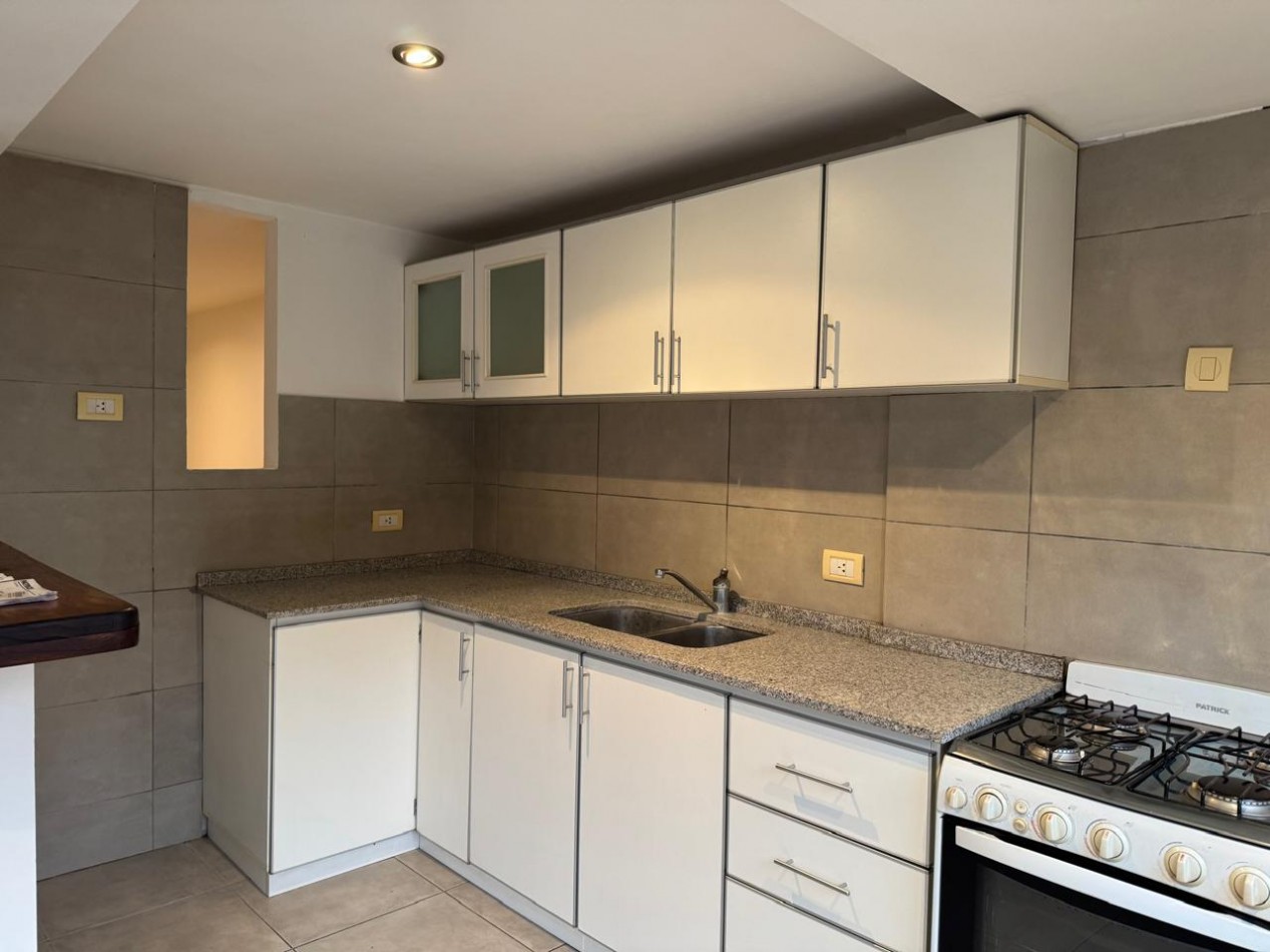 Zona Aldrey - Las Heras 2960 - Alquiler Ambiente y medio, dividido - A la calle