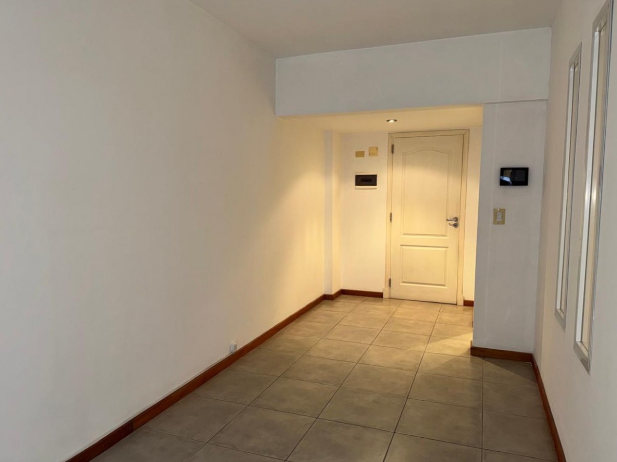 Zona Aldrey - Las Heras 2960 - Alquiler Ambiente y medio, dividido - A la calle