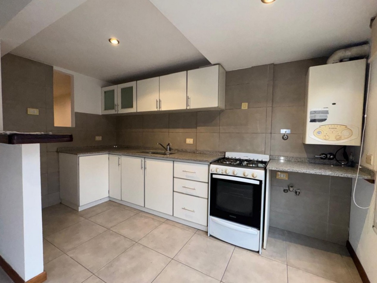 Zona Aldrey - Las Heras 2960 - Alquiler Ambiente y medio, dividido - A la calle