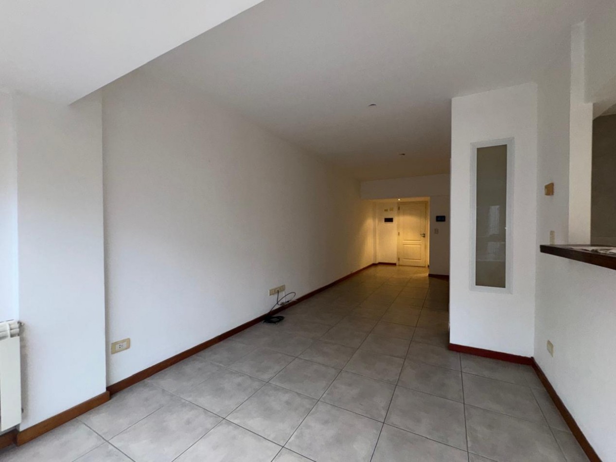Zona Aldrey - Las Heras 2960 - Alquiler Ambiente y medio, dividido - A la calle