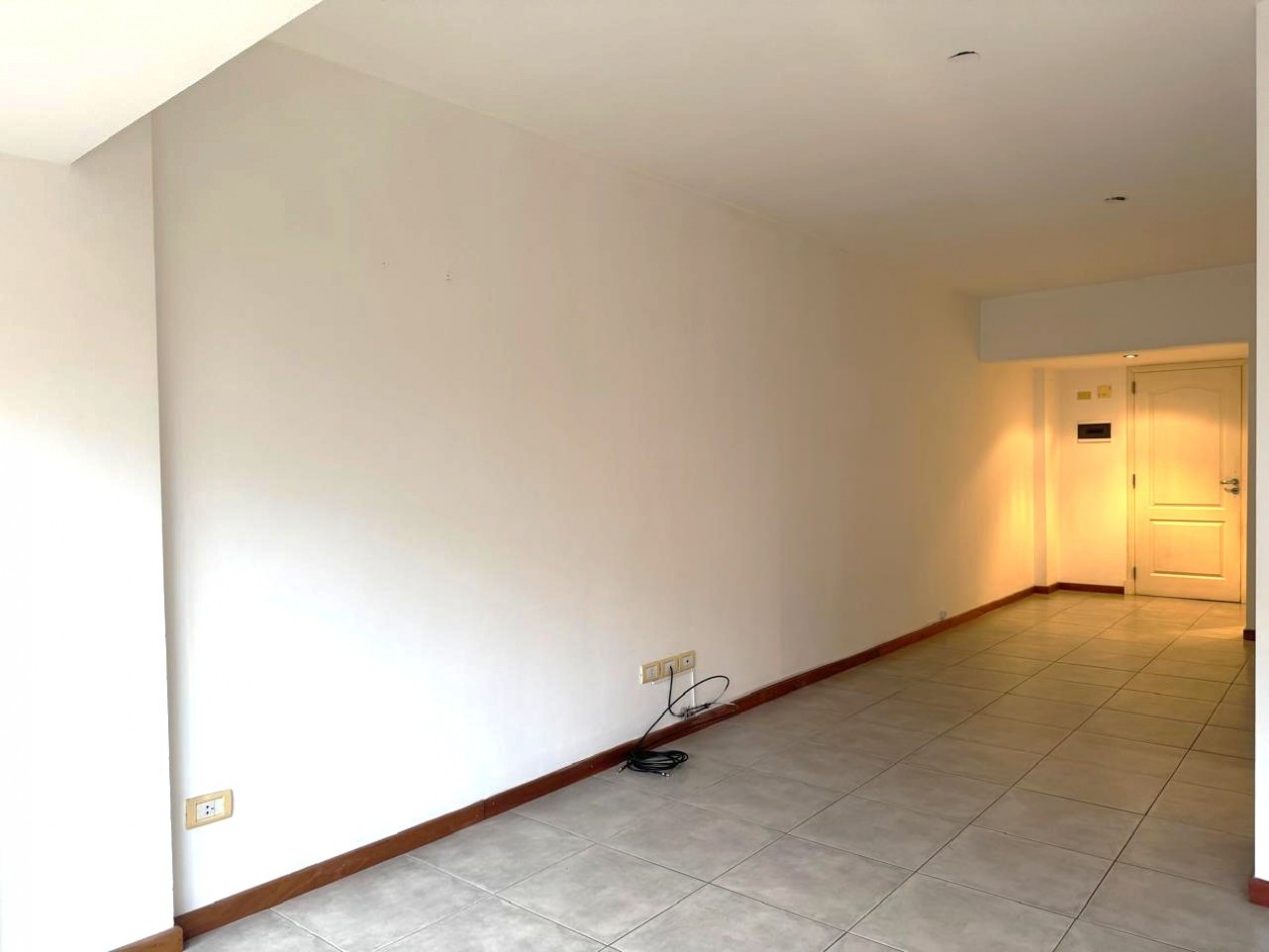 Zona Aldrey - Las Heras 2960 - Alquiler Ambiente y medio, dividido - A la calle
