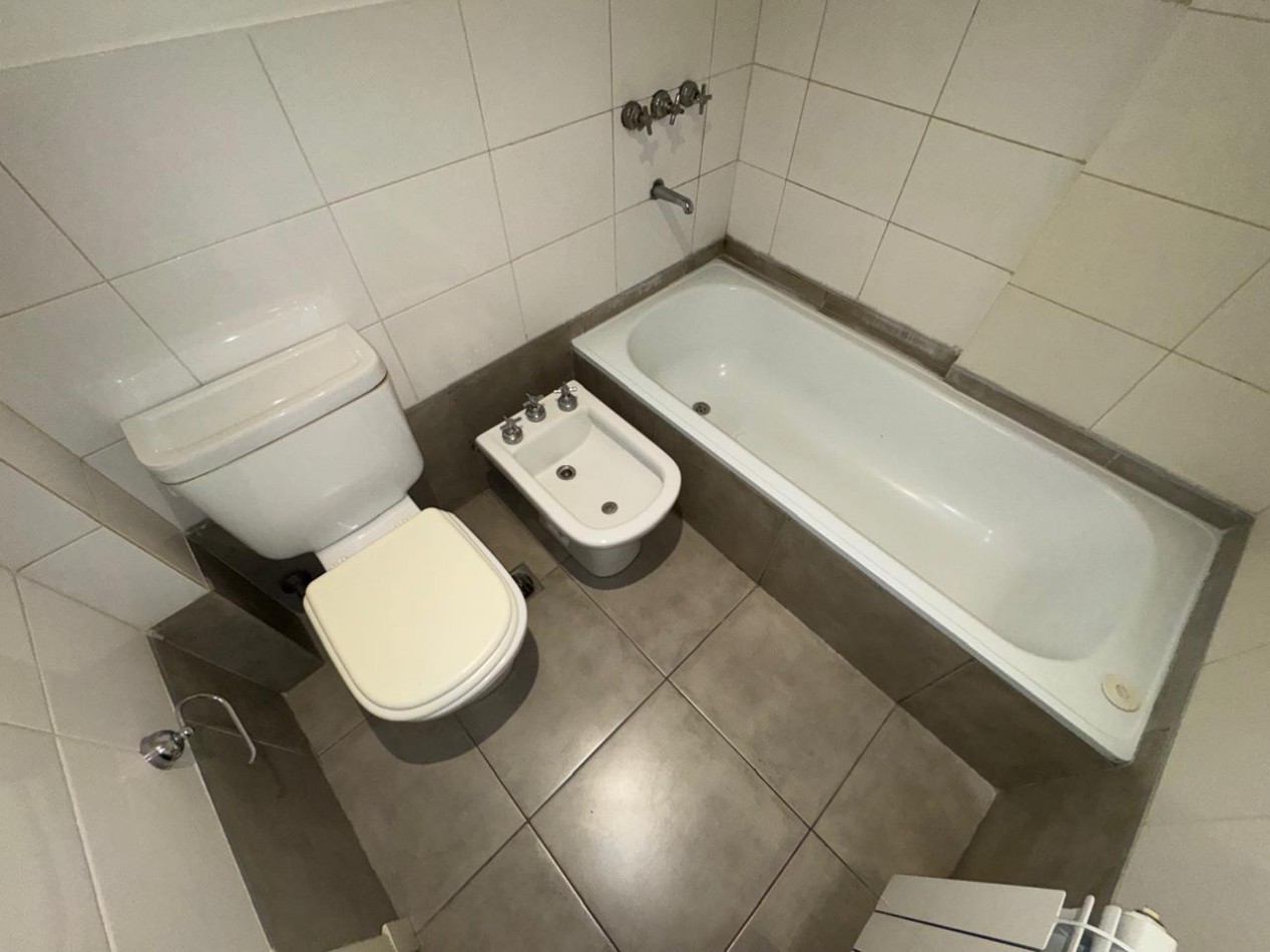 Zona Aldrey - Las Heras 2960 - Alquiler Ambiente y medio, dividido - A la calle