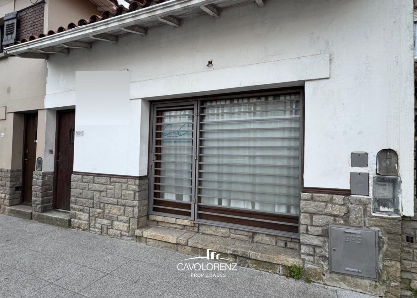 Castelli 2667 - PH de tres ambientes y local al frente