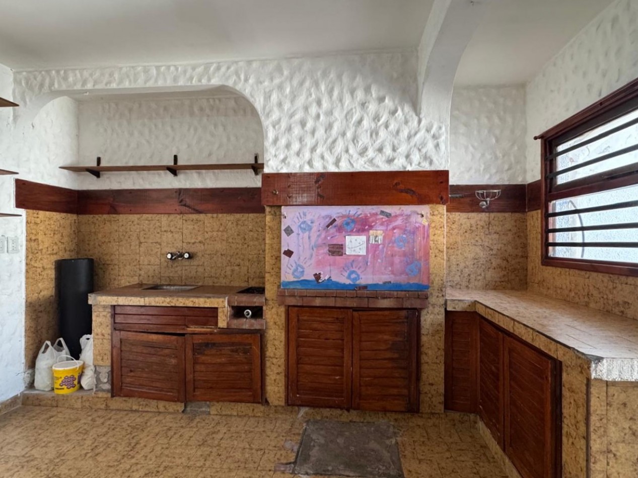 Alquiler - Benito Lynch 1609 - Hermoso PH de 2 amb. en esquina con garaje y patio