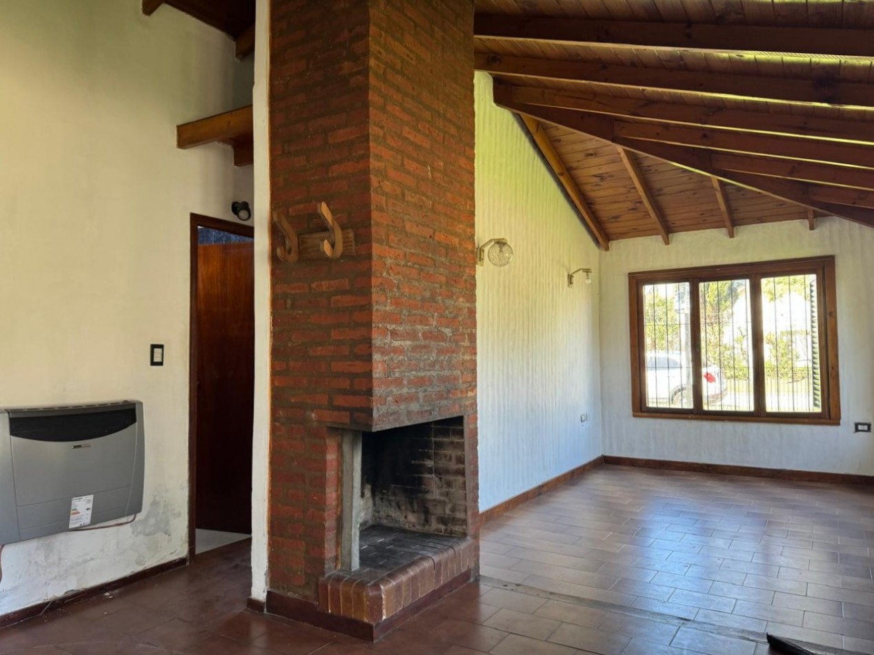 Alquiler - Benito Lynch 1609 - Hermoso PH de 2 amb. en esquina con garaje y patio