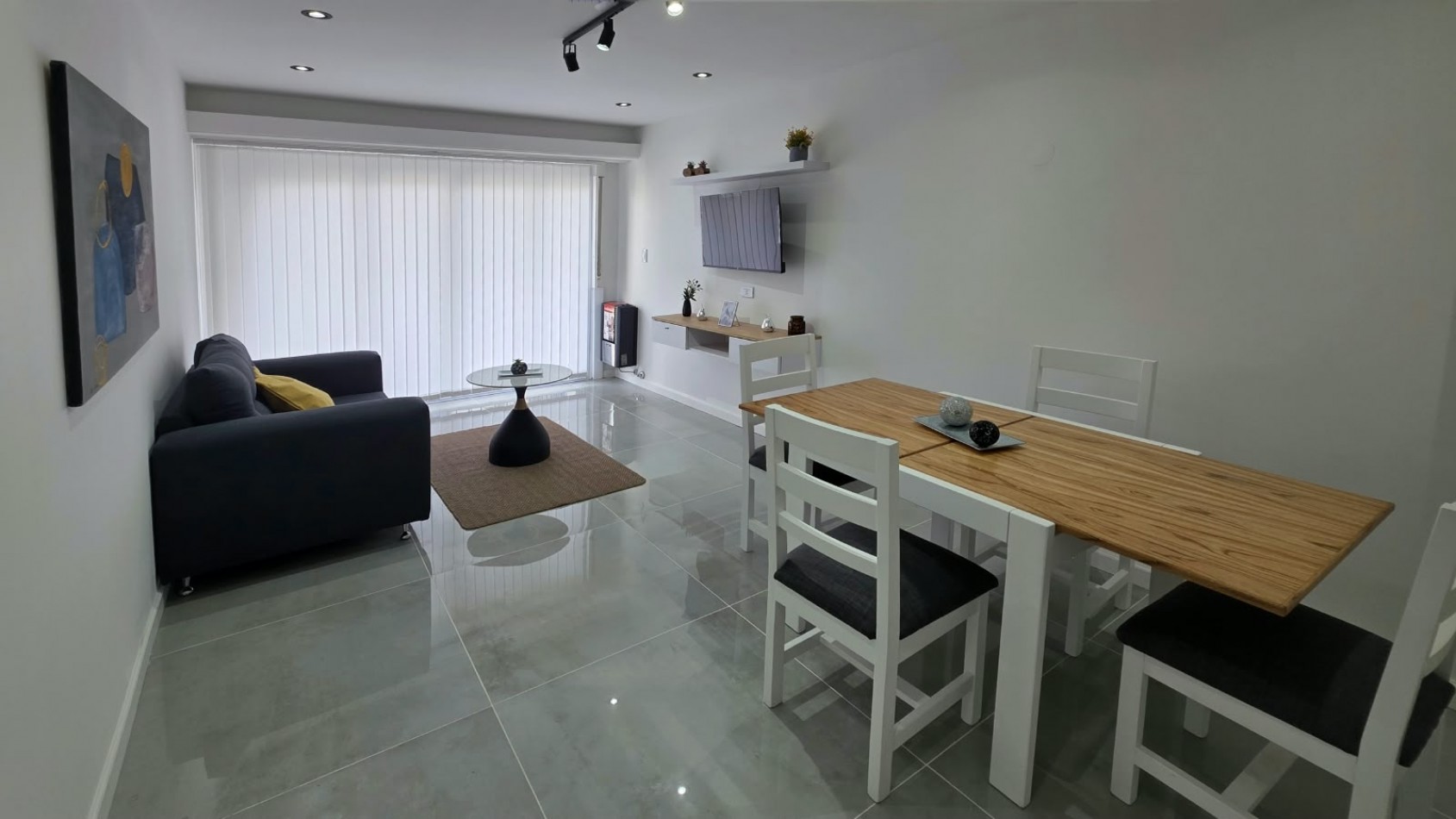 Entre Rios 2050 - Departamento 2 Amb. al Frente con dependencia y Balcon con vista lateral al mar 